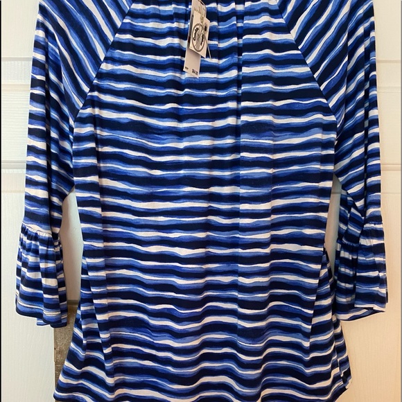 NWT’s Michael Kors 3/4 Bell sleeve Top - Picture 2 of 5